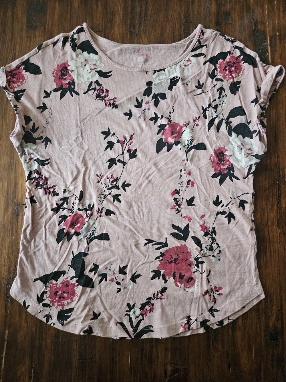 Women’s Cleo Petite Size Medium Floral Scoop Neck Tee - Pink